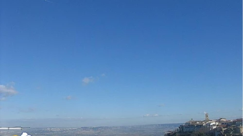 Martedì 13 Dicembre 2016 - L'anticiclone torna a influire: cielo sereno e freddo notturno
